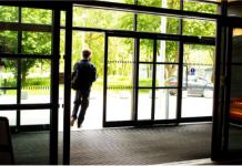 How Automatic Commercial Door Repair Helps Maintain Smooth Business Operations